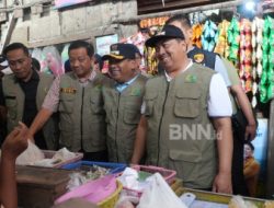 Sidak Nataru 2025, Bupati Jombang Pastikan Stok dan Harga Bahan Pokok Aman Terkendali