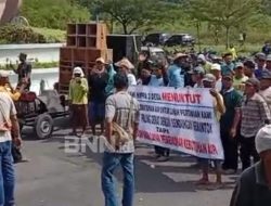 Petani HIPPA Rejoso Demo Bendungan Semantok, Tuntut Distribusi Air Irigasi Adil