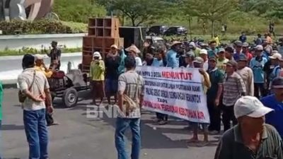 Petani HIPPA Rejoso Demo Bendungan Semantok, Tuntut Distribusi Air Irigasi Adil