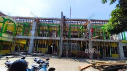 Sorotan Pembangunan MA Jogoroto Jombang, Diduga Gunakan Dana Pokir Tanpa Transparansi