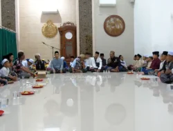 LSM GMBI Distrik Gresik Istiqomah Santuni Anak Yatim dan Dhuafa, Budaya Jumat Berkah Perkuat Kepedulian Sosial
