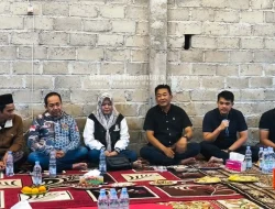 Nobar Bersama Warga Mayangan, Polres Jombang Ajak Sukseskan Muktamar, Perangi Narkoba dan Judi Online